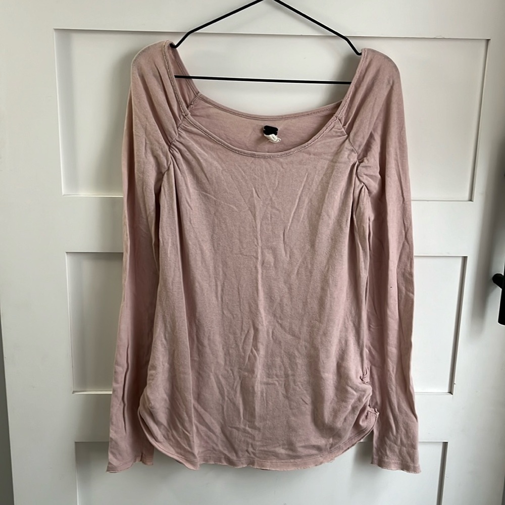 FREE PEOPLE | PreLoved Mauve Long Sleeved Relaxed Ruched Tee sz M